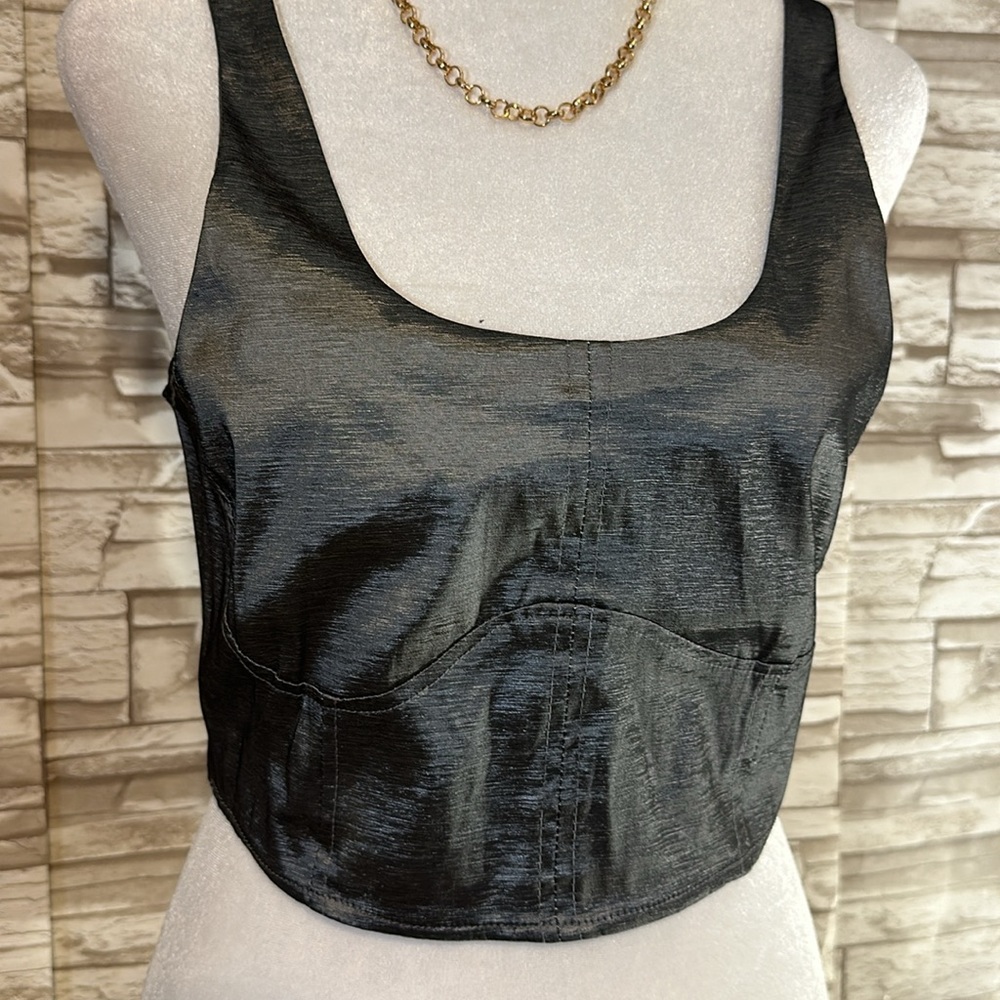 HOUSE OF HARLOW 1960 metallic grey cropped top - Picture 2 of 8